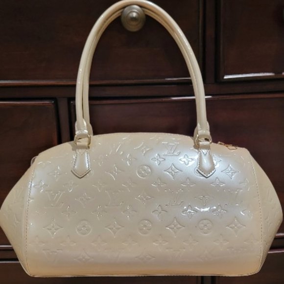 Louis Vuitton Sherwood Blanc Pearl Shoulder Handbag GM - Picture 1 of 16